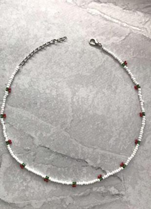 Білий чокер вишеньки вишні з бісеру чекер прозорий червоні намисто прикраса тренд топ 2024