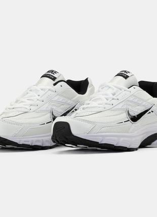 Nike initiator white silver black