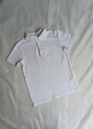 Біла футболка поло хлопцю на 5-6 років
