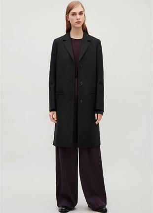 Шикарное пальто прямого кроя cos, оригинал, состояние нового размера 40.  73% шерсть 5% кашемир