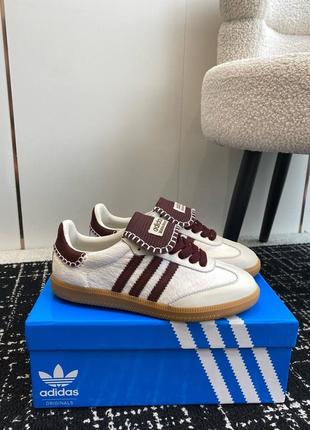 Кросівки жіночі adidas 36,37,38,39,40
