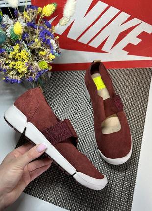 Оригінальні босоніжки clarks