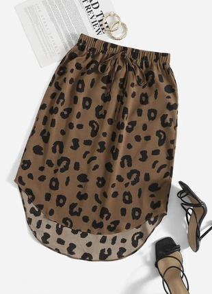 Асимметричная юбка миди с закругленными краями в леопардовый принт