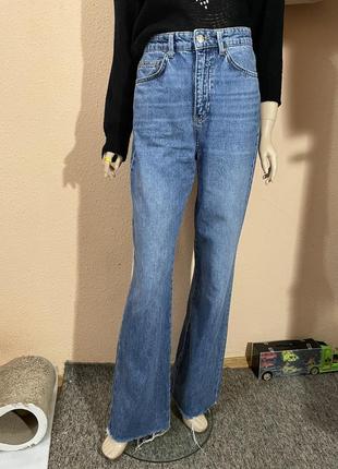 Трендові широкі джинси stradivarius
