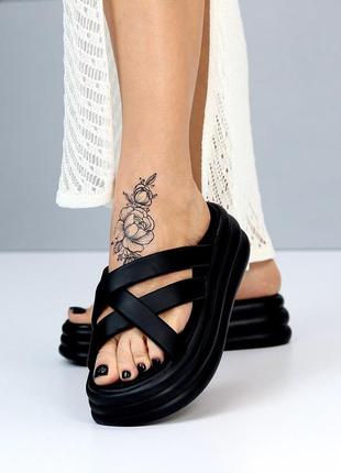Черные шлепанцы