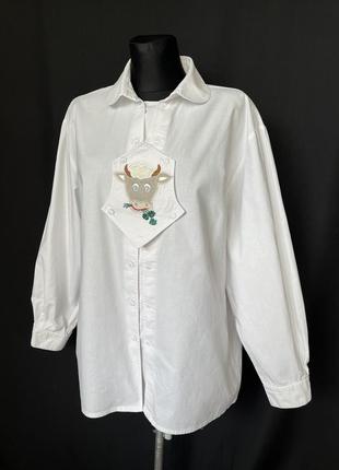Вінтаж біла бавовняна сорочка з вишивкою корова баварська в народному стилі