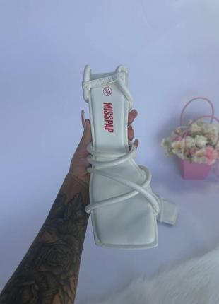 Босоніжки босоножки