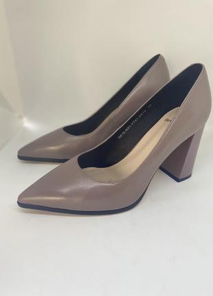 Туфлі жіночі