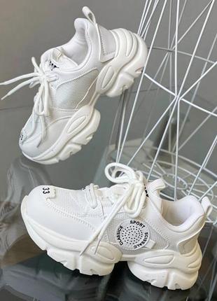 Кросівки білі на трендовій підошві