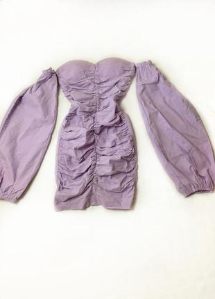 Сукня міні лавандова лілова з пишними рукавами, відкриті плечі, драпіровка, чашки