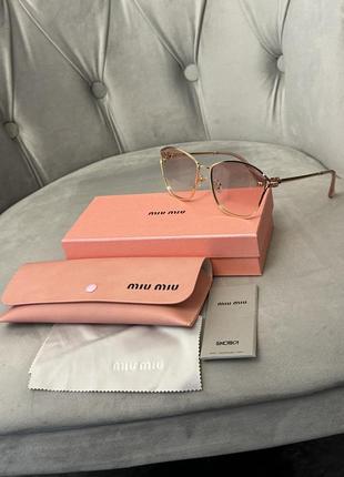 Солнцезащитные очки miu miu розовые полный компрект