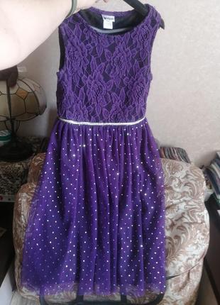Нарядное очень красивое сиреневое (фиолетовое) платье на девочку 9-10 лет, р. 140-146. в очень хорошем состоянии. перешлю.