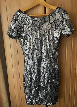 Платье в пайетки