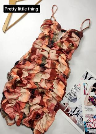 Сукня жіноча з драпіруванням в квітковий принт на бретелях від бренду pretty little thing xs xxs