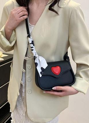 Модна чорна з сердечком стильна сумка жіноча сумочка 3171