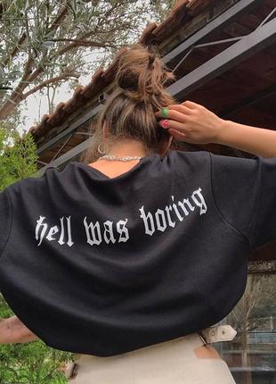 Женская трендовая футболка оверсайз с надписями на спине