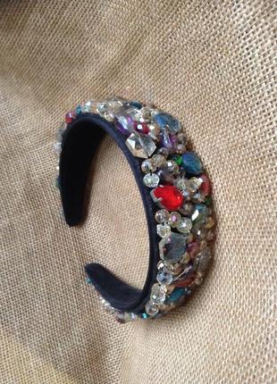 Обруч .на волосы-украшение редкое и не новое. винтаж. бусины крупные из чешского стекла.