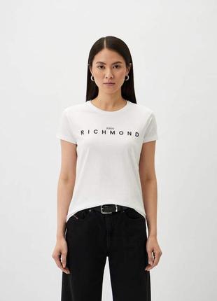 Жіноча футболка john richmond білого кольору.