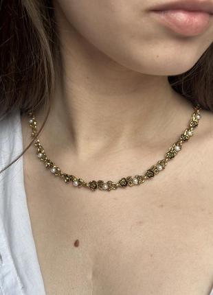 Ніжне золотисте кольє