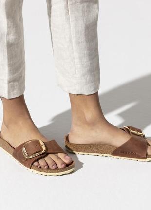 Birkenstock madrid big buckle жіночі шкіряні шльопанці