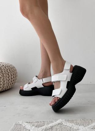 Білі жіночі босоніжки сандалі на липучках з натуральної шкіри шкіряні босоніжки на липучках на високій підошві потовщеній