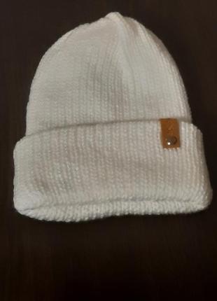 Тепла в'язана шапка ручної роботи білого кольору | woollyjoy