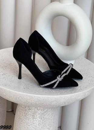 Красивый женский черные туфли на шпильке туфельки с острым носком с декором стразами лодочки туфлы на шпильках