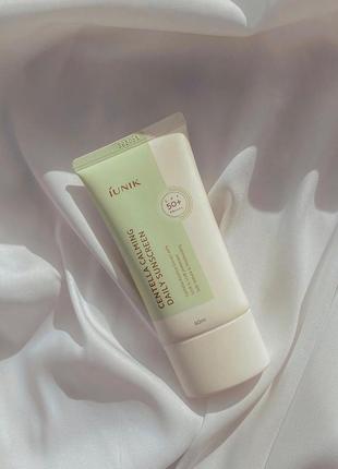 Сонцезахисний крем iunik centella calming daily moisture sunscreen reef-safe uva uvb, spf 50+