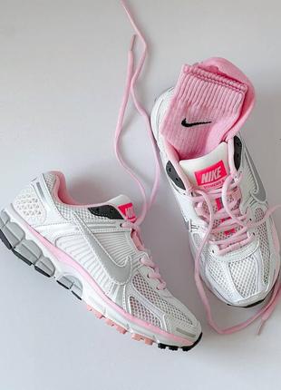 Женские кроссовки zoom vomero 5 pink