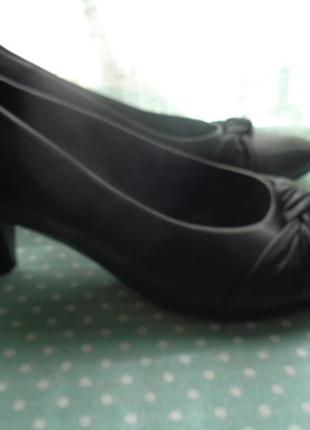 Продам женские туфли фирмы gabor
