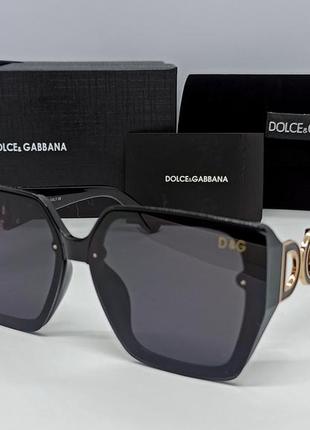 Очки в стиле dolce & gabbana женские солнцезащитные большие черные с золотым логотипом