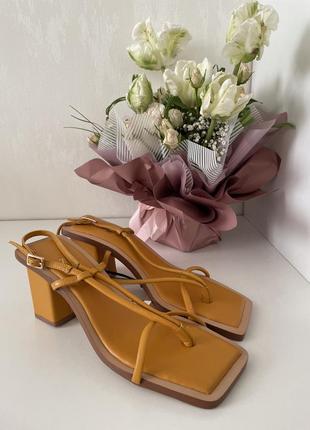 Босоножки zara
