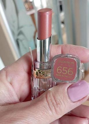 Помада для губ фирмы l’oréal