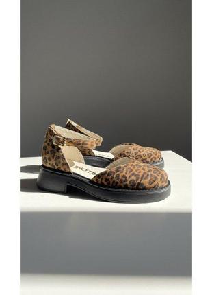 Стильные леопардовые открытые туфли