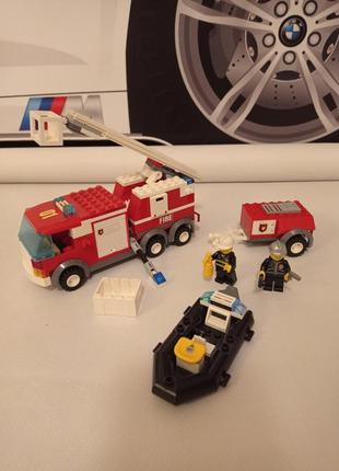 Конструктор lego city пожежна машина (7239)
