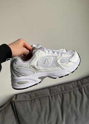 Розкішні жіночі кросівки у стилі new balance 530 v2 white silver білі