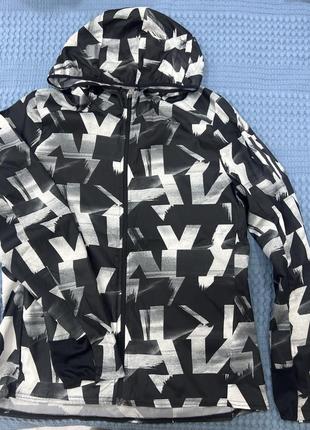 Продам куртку ветровку для тренировок adidas оригинал