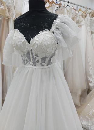 Нова весільна сукня