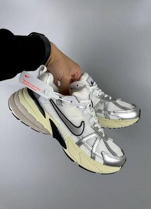 Nike vomero 5