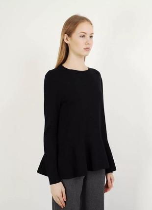 Чорний светр джемпер кофта з баскою воланом h. one розмір м світшот