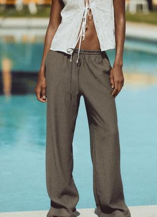 Струящие текстурированные брюки серые zara new
