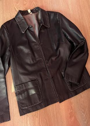 Кожаный пиджак удлиненный контрасная строчка
