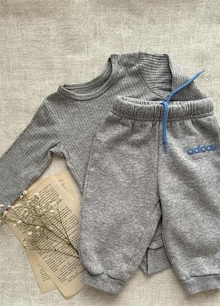 Комплект боди в рубчик и штанишки adidas