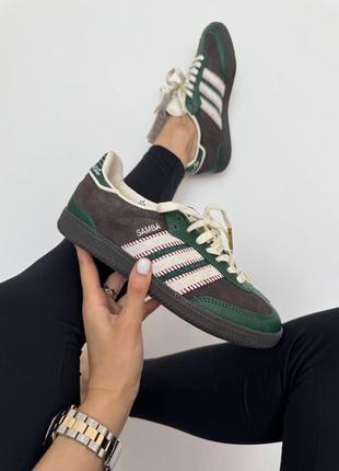 Жіночі кросівки зелені з коричневим adidas samba x notitle
green / brown premium