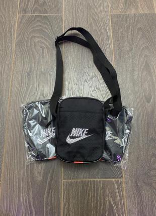 Стильна чорна сумка nike з декоративною сіткою / месенджер найк / чоловіча жіноча барсетка / бананка через плече з сіточкою / сумка унісекс чорна