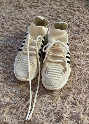 Легкие кроссовки сеточка