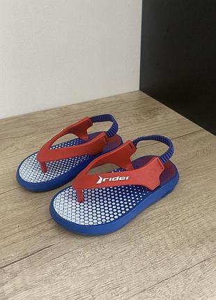 Босоніжки, вʼєтнамки