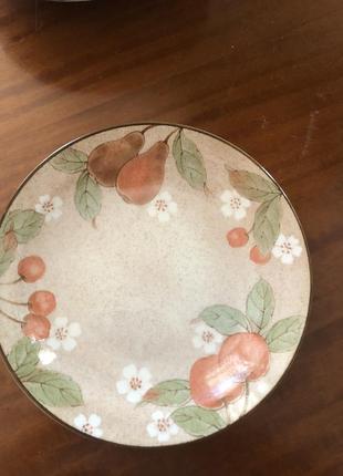 Керамическая тарелка с фруктовым рисунком , без дефектов, есть 3 шт, цена за 1 шт,