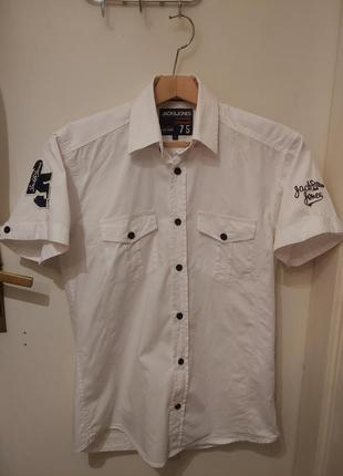 Чоловіча стильна біла сорочка від бренду jack&jones з принтом. розмір: s