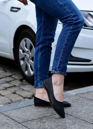 Балетки шкіряні з перфорацією, чорні